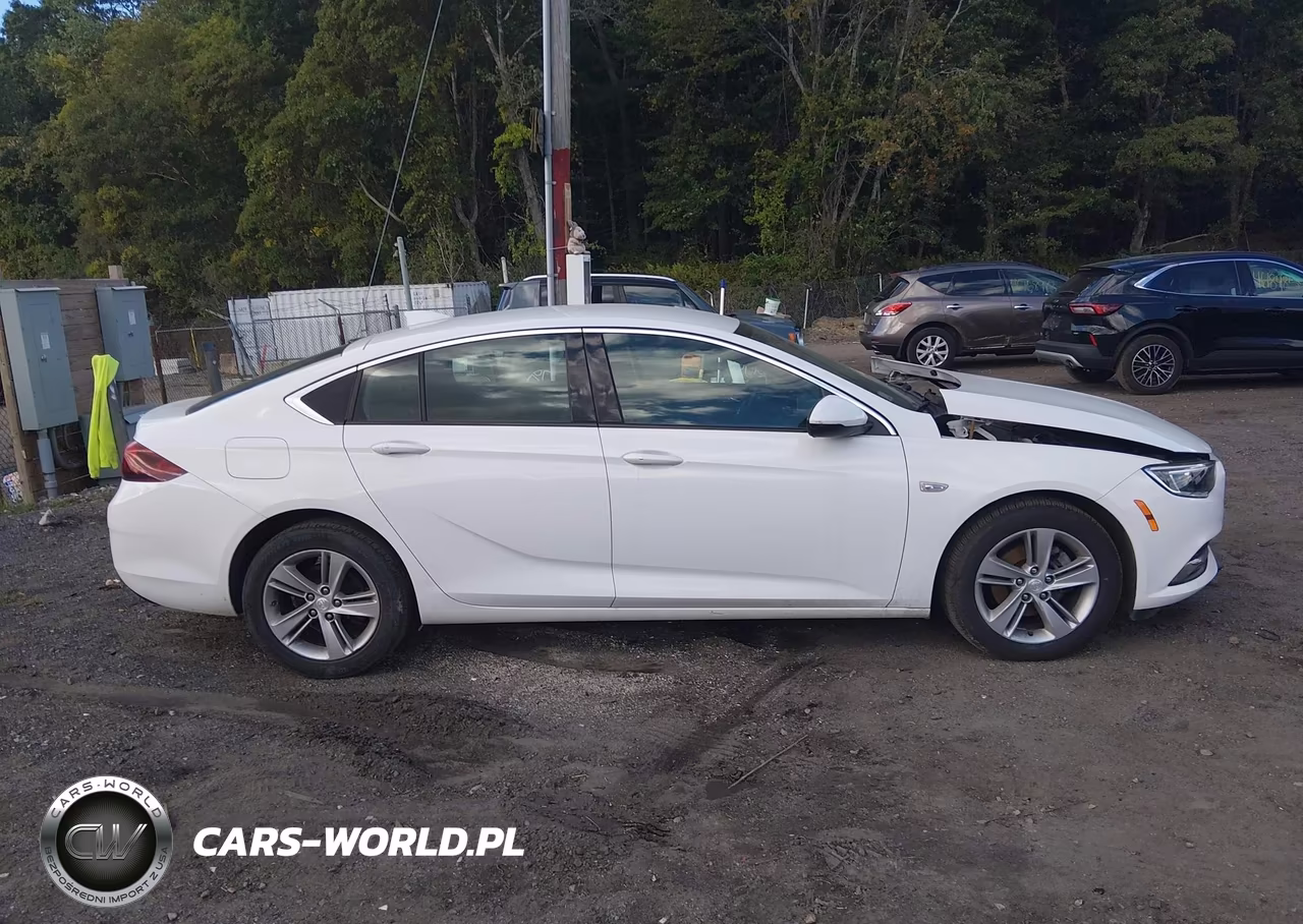 2018 Buick Regal Sportback Preferred VIN:W04GL6SX6J1108938 - 13