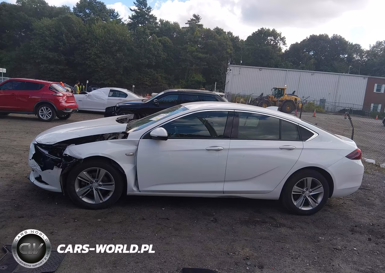 2018 Buick Regal Sportback Preferred VIN:W04GL6SX6J1108938 - 14