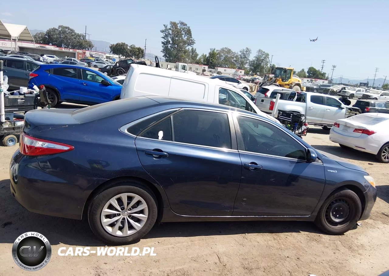2016 Toyota Camry Hybrid Le VIN:4T1BD1FK7GU179115 - 13