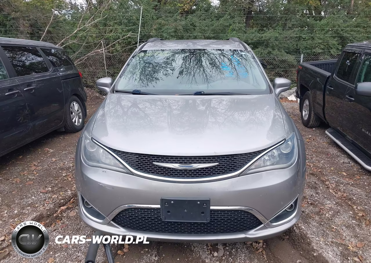 2017 Chrysler Pacifica Touring-L VIN:2C4RC1BG4HR687838 - 12