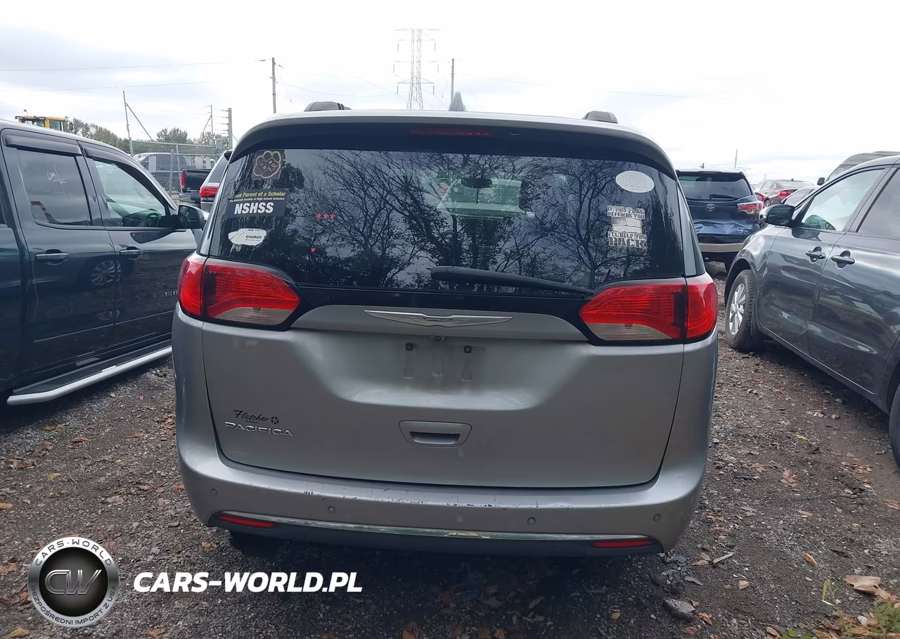 2017 Chrysler Pacifica Touring-L VIN:2C4RC1BG4HR687838 - 16