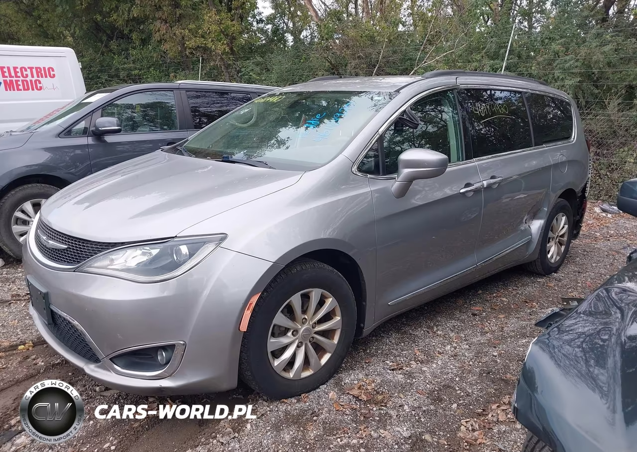 2017 Chrysler Pacifica Touring-L VIN:2C4RC1BG4HR687838 - 2