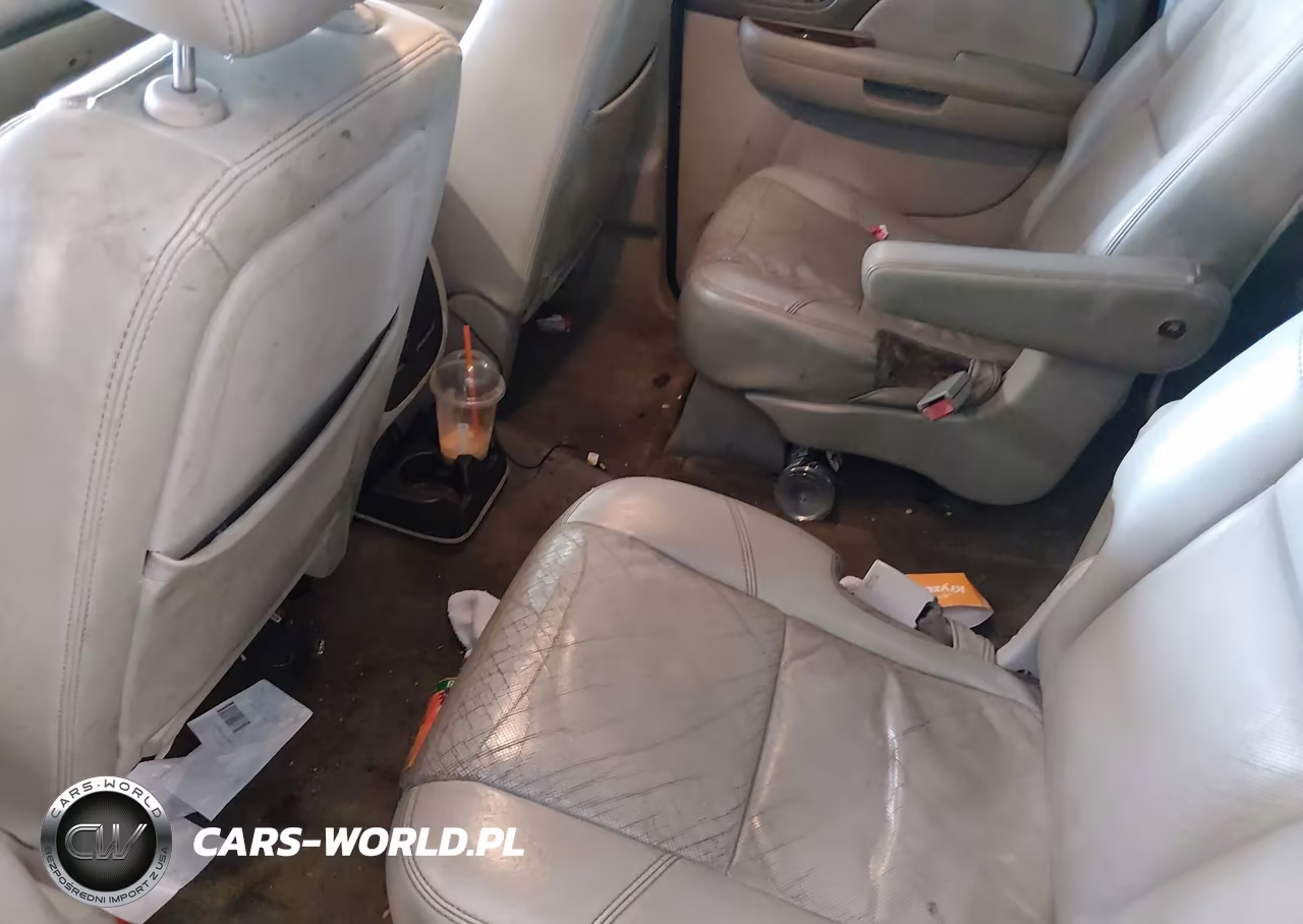 2011 Chevrolet Suburban Ltz VIN:1GNSCKE04BR184319 - 8