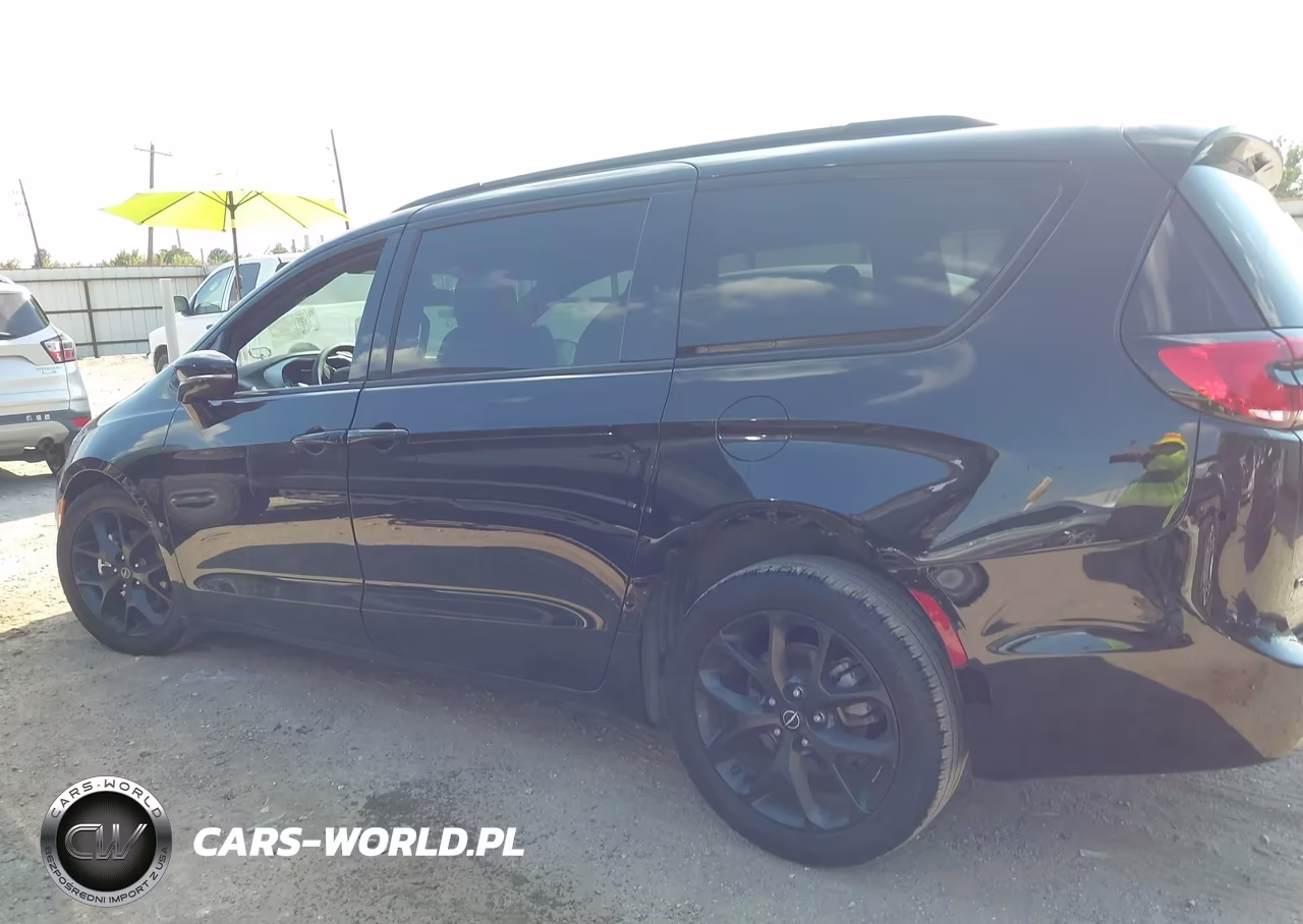 2025 Chrysler Pacifica Limited VIN:2C4RC1GG1SR524158 - 13