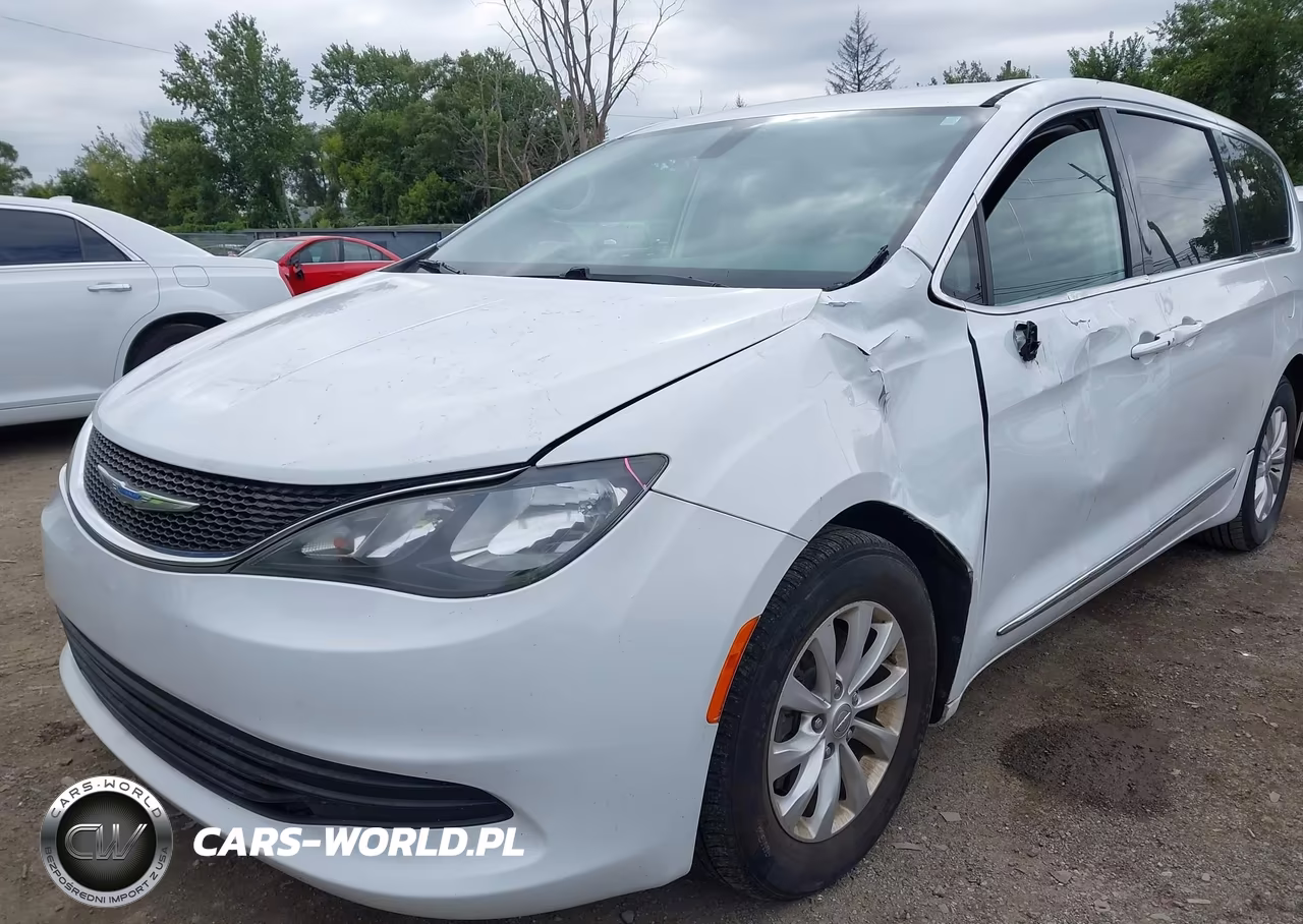 2018 Chrysler Pacifica Lx VIN:2C4RC1CG9JR171396 - 6