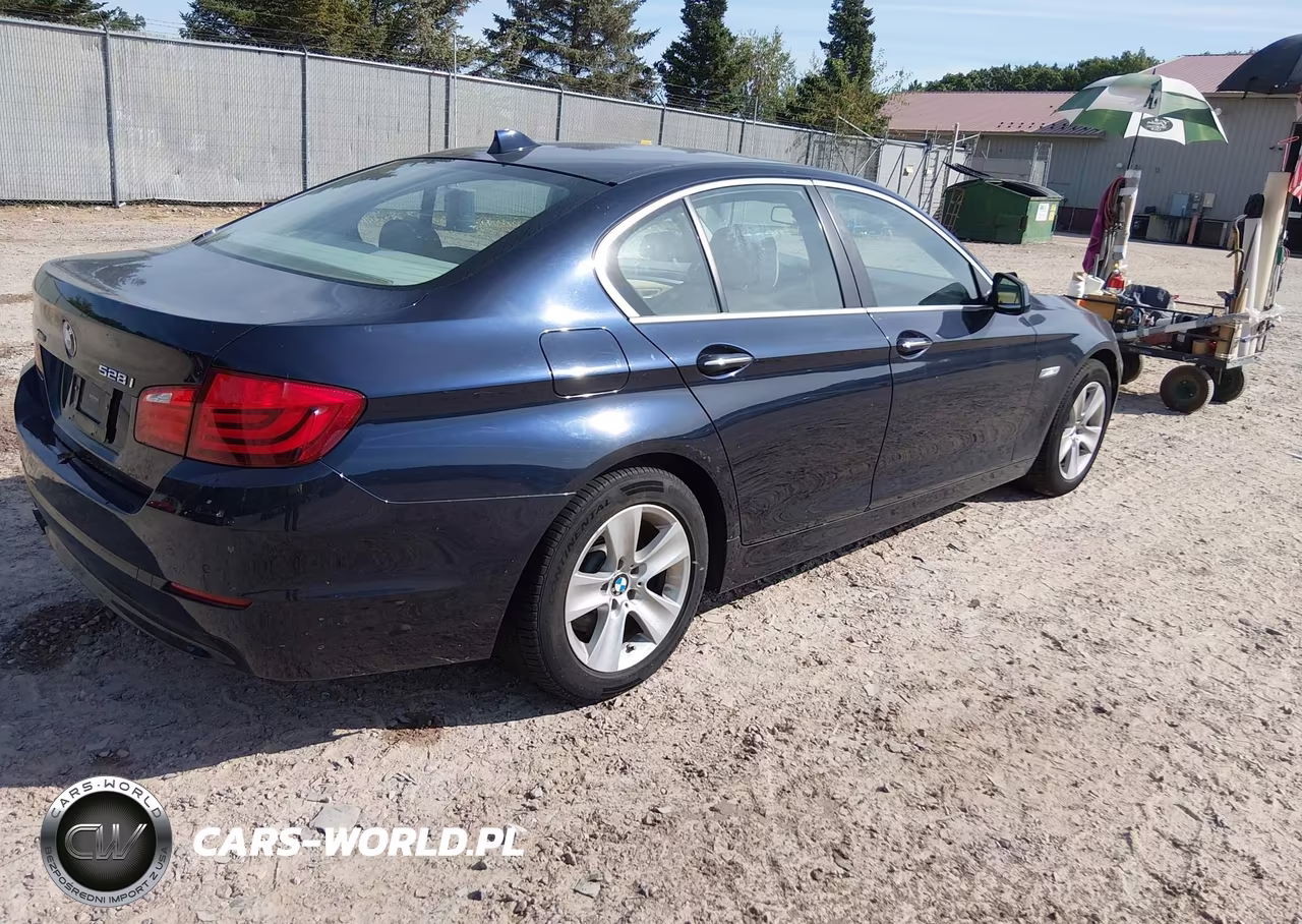 2013 BMW 528I xDrive VIN:WBAXH5C53DD110189 - 4