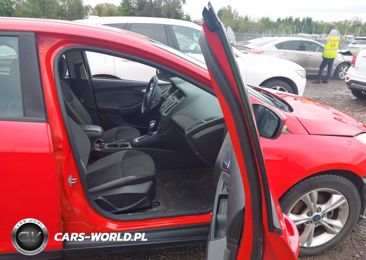 2014 Ford Focus Se VIN:1FADP3K22EL302768 - 5