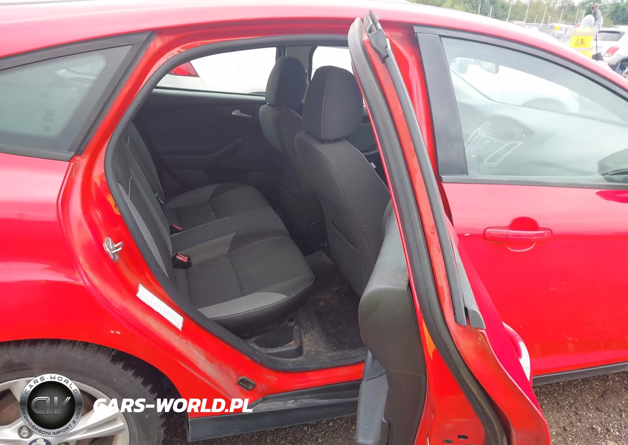 2014 Ford Focus Se VIN:1FADP3K22EL302768 - 8