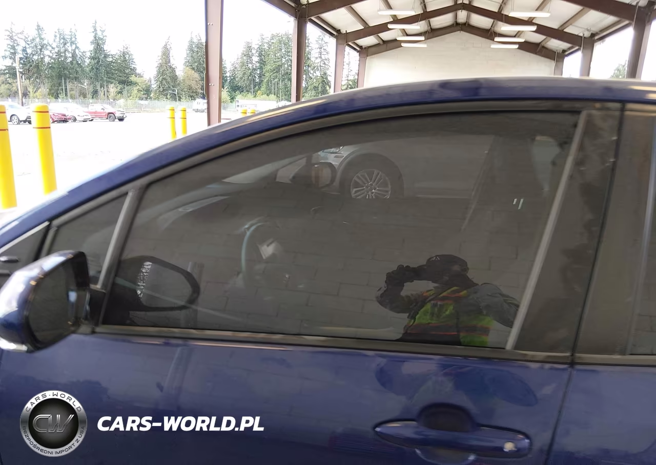 2016 Toyota Prius Three VIN:JTDKARFU9G3515589 - 15