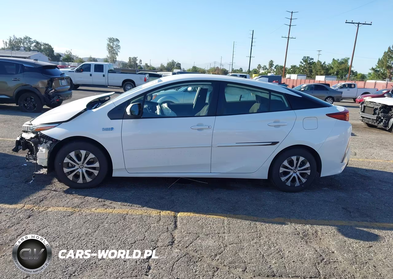 2021 Toyota Prius Prime Le VIN:JTDKAMFP6M3185676 - 15
