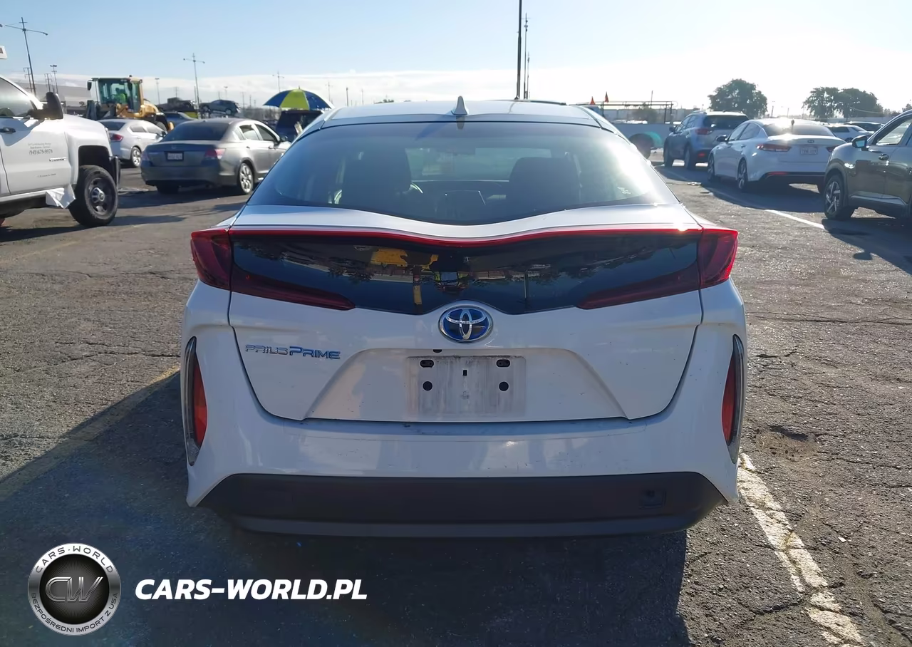 2021 Toyota Prius Prime Le VIN:JTDKAMFP6M3185676 - 17