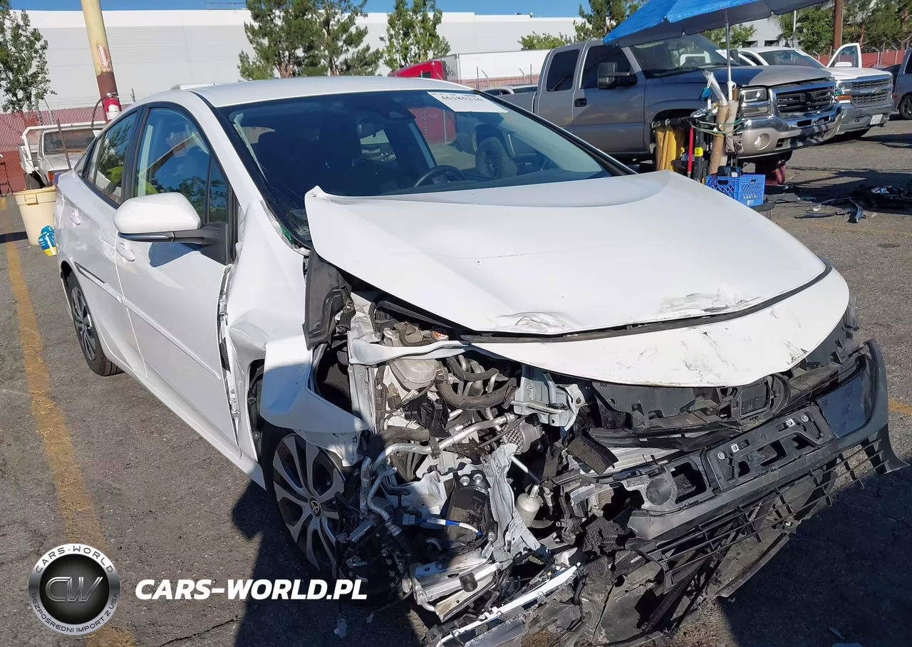 2021 Toyota Prius Prime Le VIN:JTDKAMFP6M3185676 - 6