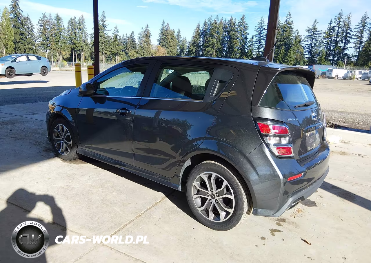 2018 Chevrolet Sonic Lt Auto VIN:1G1JD6SG6J4107899 - 3