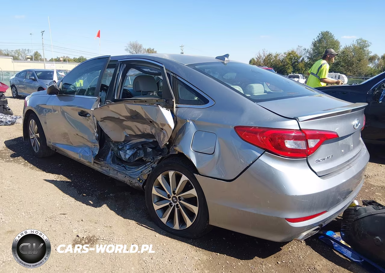 2016 Hyundai Sonata Sport VIN:5NPE34AF8GH422182 - 3