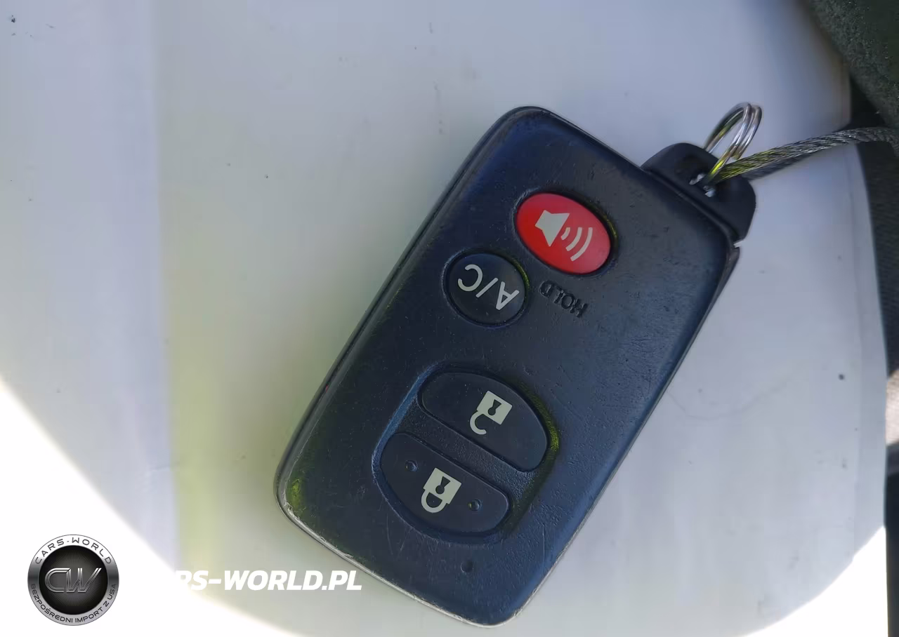 2011 Toyota Prius Two VIN:JTDKN3DU0B1383864 - 11