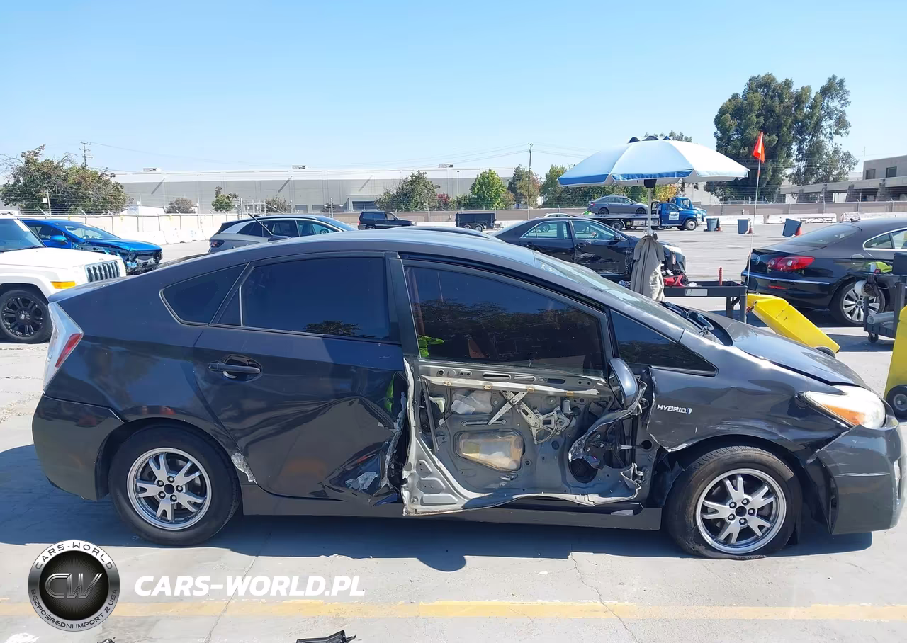 2011 Toyota Prius Two VIN:JTDKN3DU0B1383864 - 14