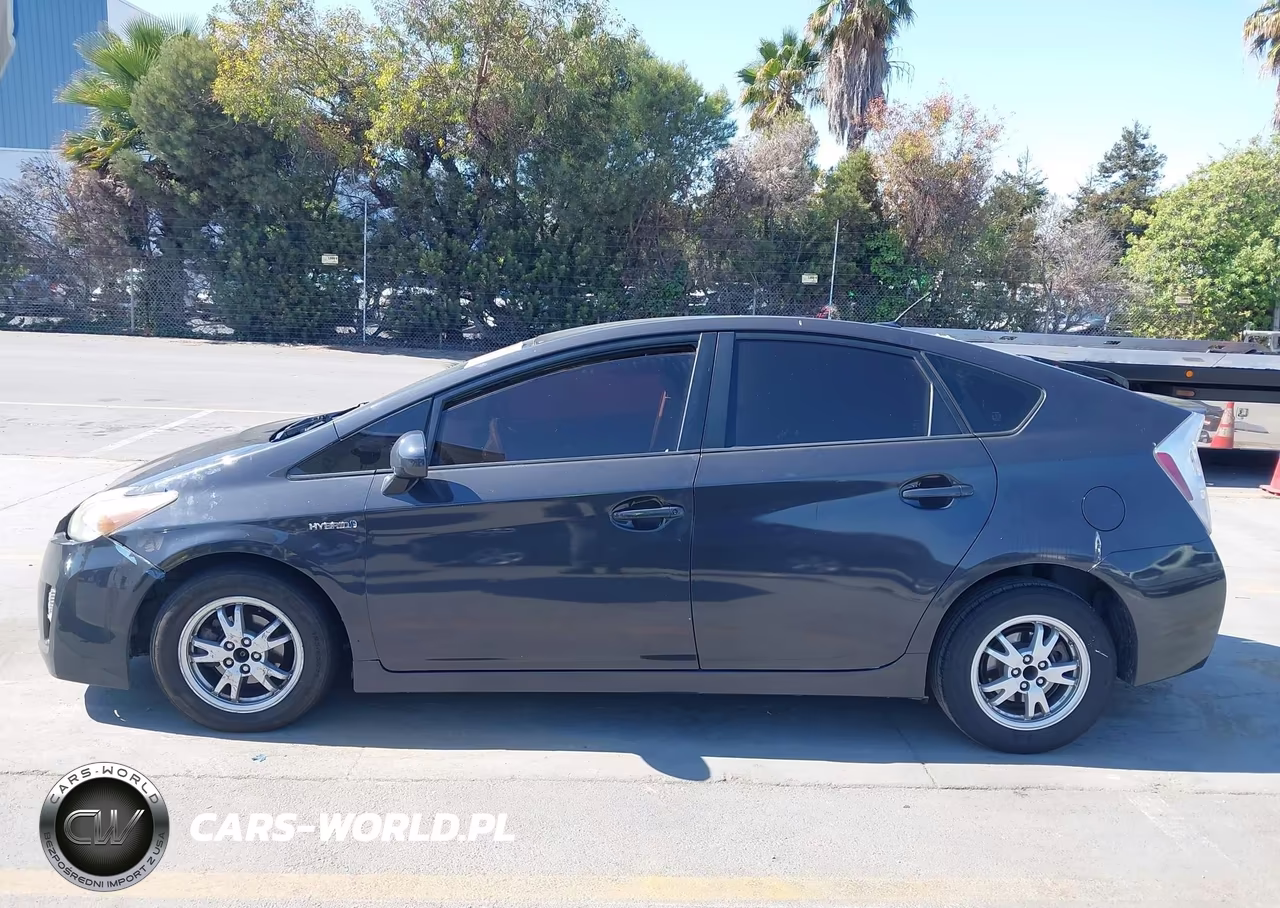 2011 Toyota Prius Two VIN:JTDKN3DU0B1383864 - 15
