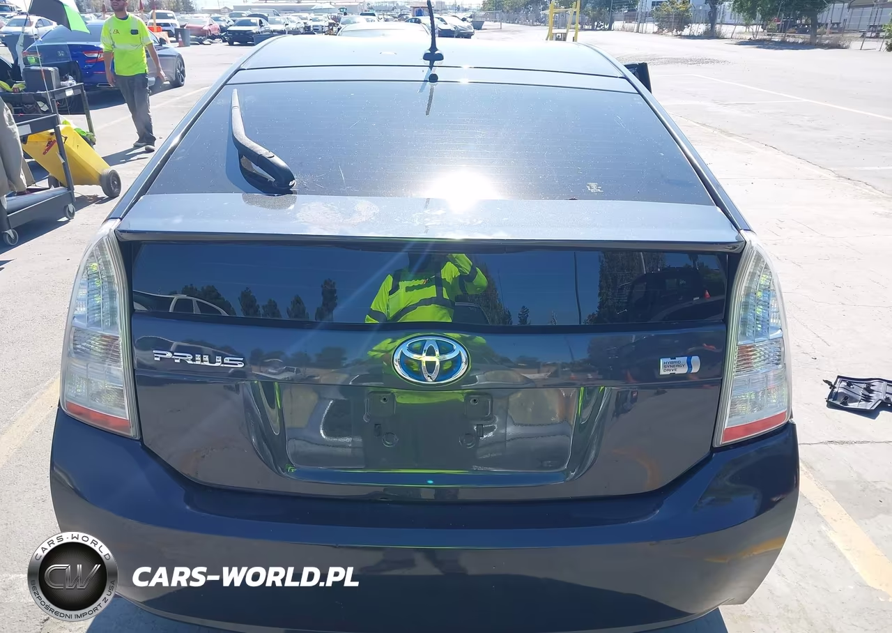 2011 Toyota Prius Two VIN:JTDKN3DU0B1383864 - 17