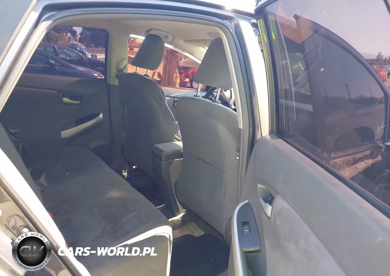 2011 Toyota Prius Two VIN:JTDKN3DU0B1383864 - 8