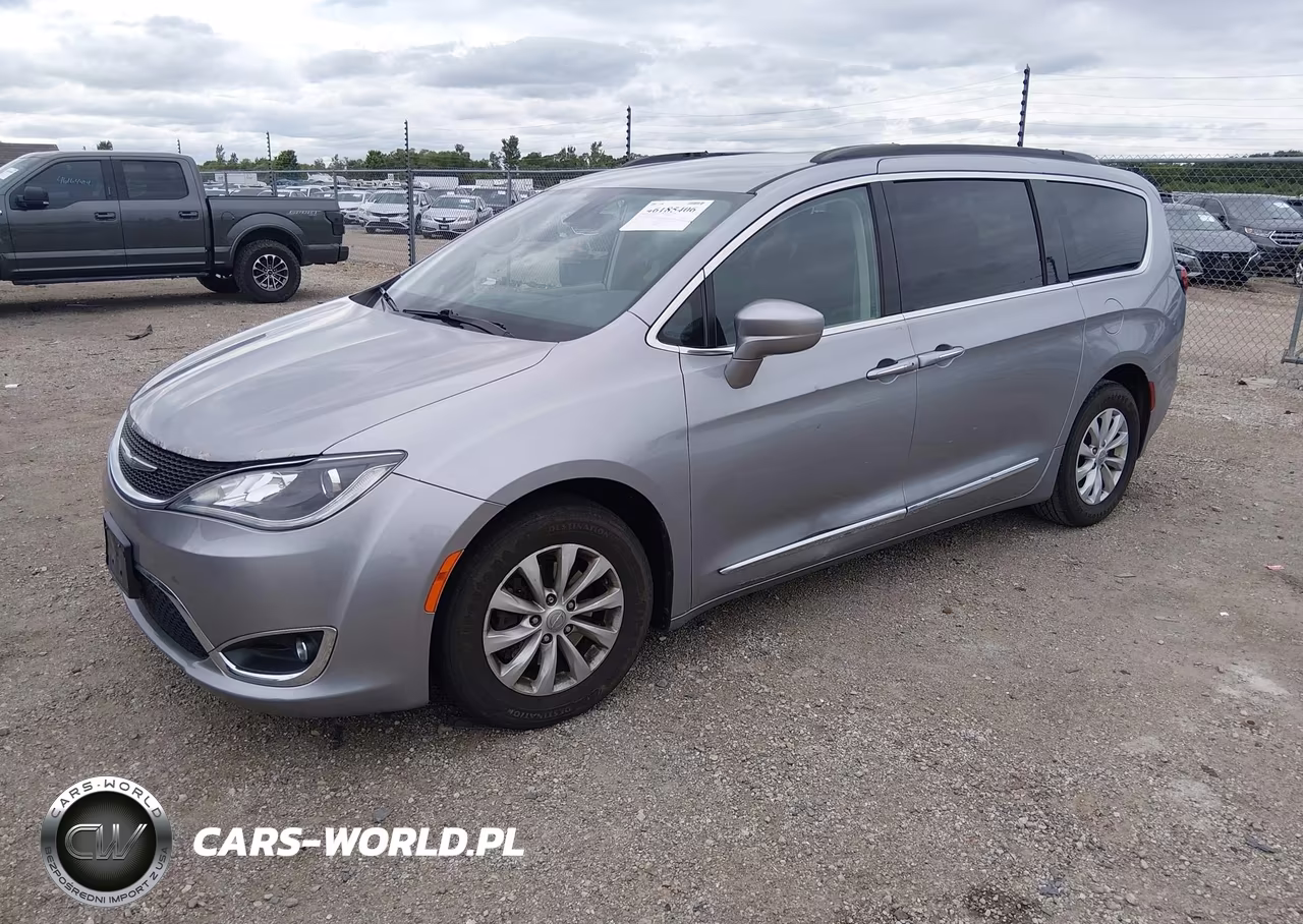 2017 Chrysler Pacifica Touring-L VIN:2C4RC1BG7HR598992 - 2
