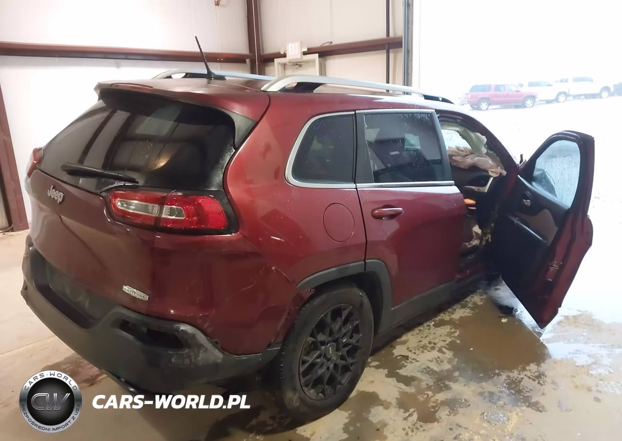 2015 Jeep Cherokee Latitude VIN:1C4PJLCB9FW539605 - 4