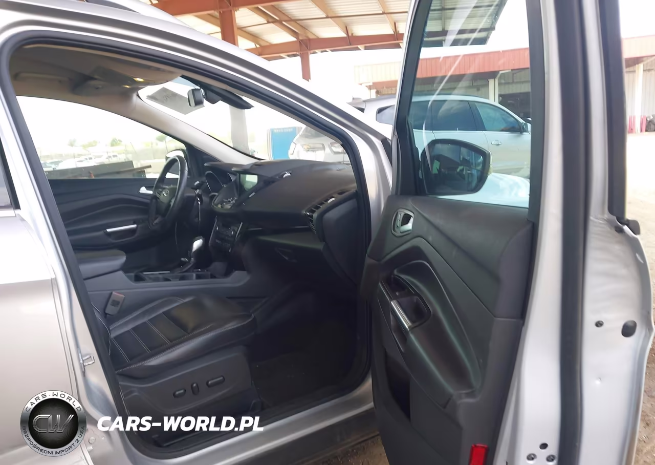 2018 Ford Escape Titanium VIN:1FMCU9J96JUA56727 - 5