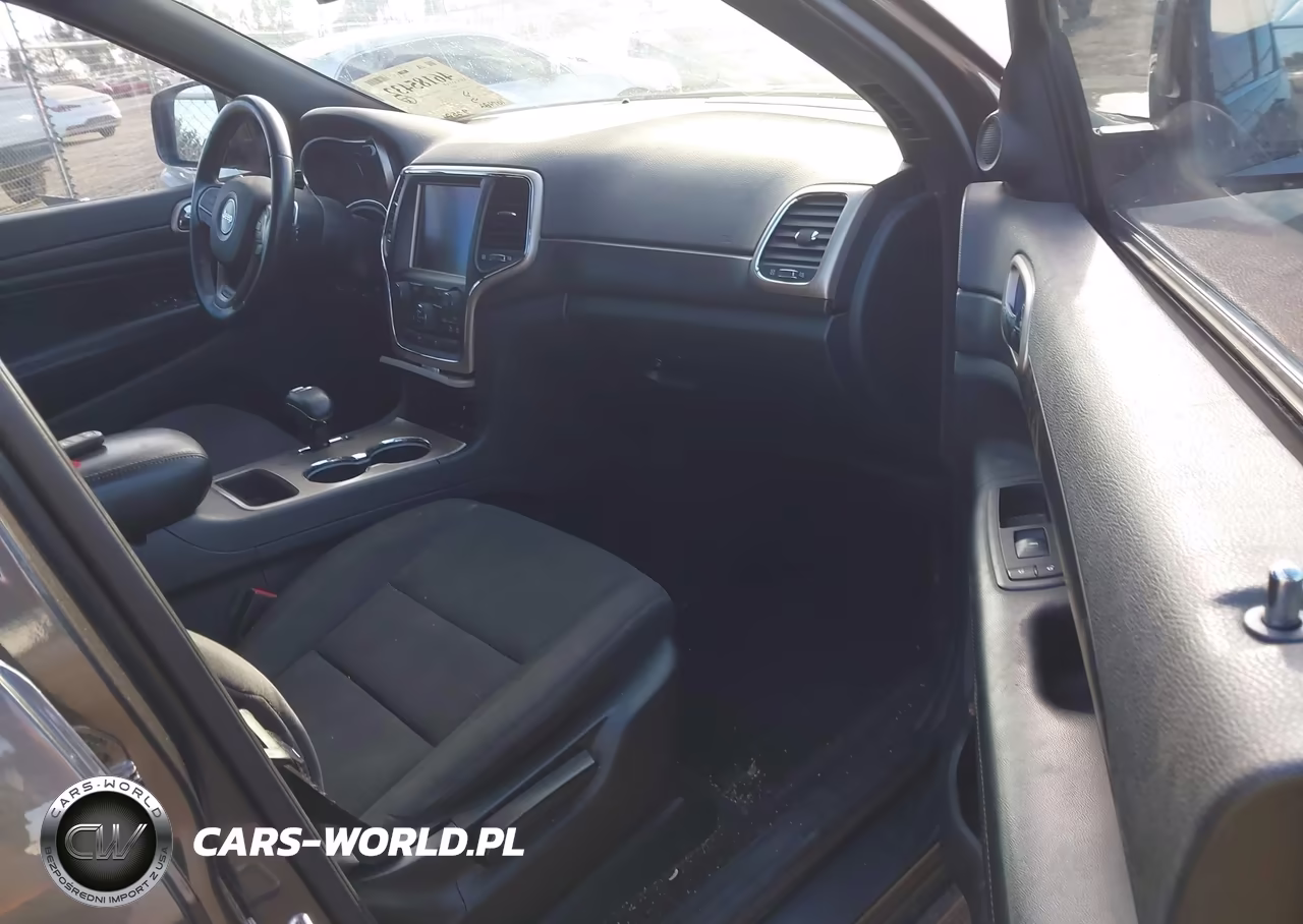 2015 Jeep Grand Cherokee Laredo VIN:1C4RJEAG9FC184780 - 5