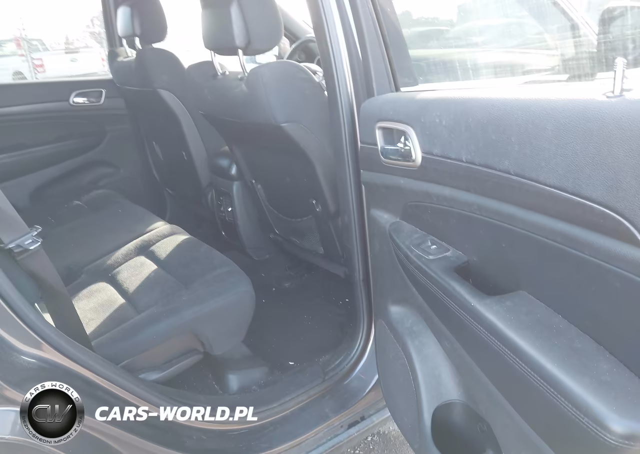 2015 Jeep Grand Cherokee Laredo VIN:1C4RJEAG9FC184780 - 8