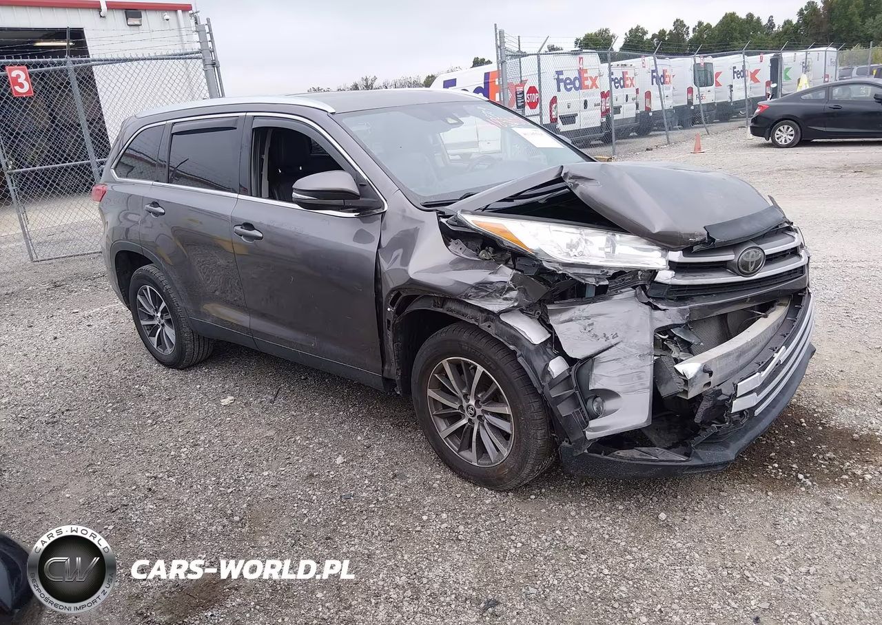 TOYOTA HIGHLANDER