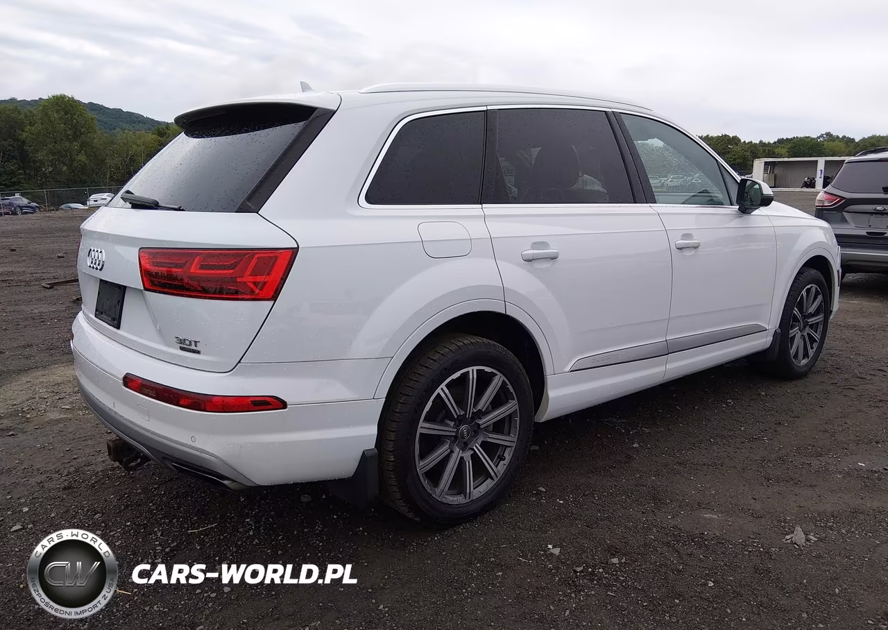 2017 Audi Q7 3.0T Premium VIN:WA1LAAF77HD021110 - 4