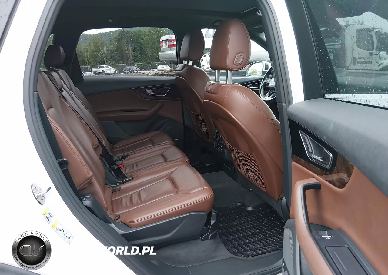 2017 Audi Q7 3.0T Premium VIN:WA1LAAF77HD021110 - 8