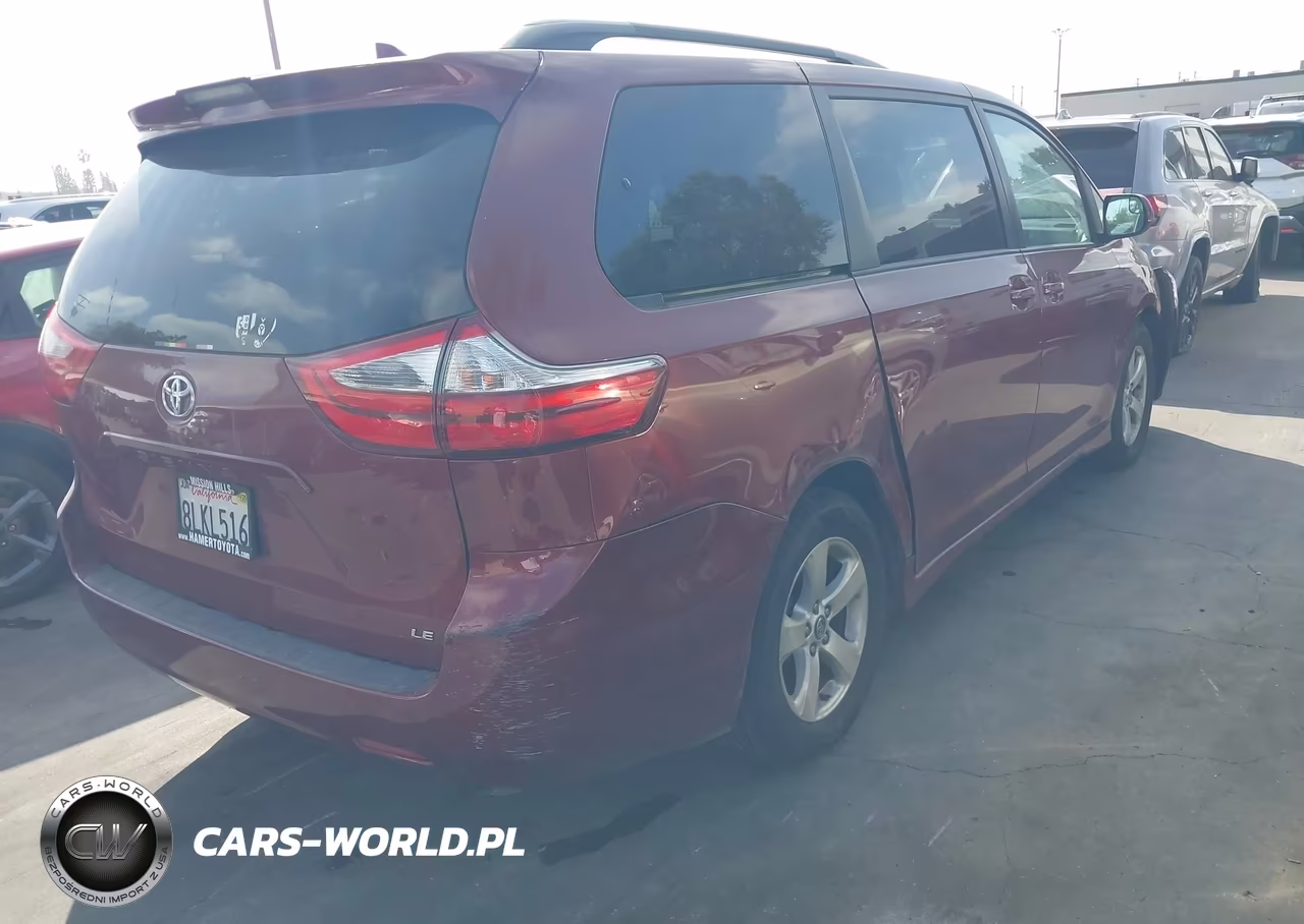 2018 Toyota Sienna Le 8 Passenger VIN:5TDKZ3DC3JS909014 - 4