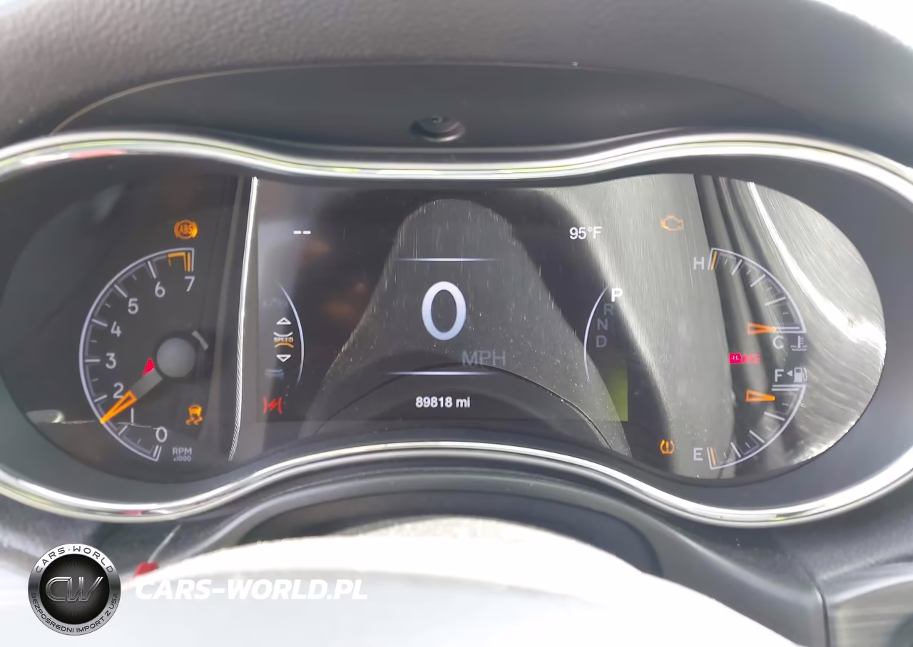 2019 Jeep Grand Cherokee Altitude 4X4 VIN:1C4RJFAGXKC709877 - 7