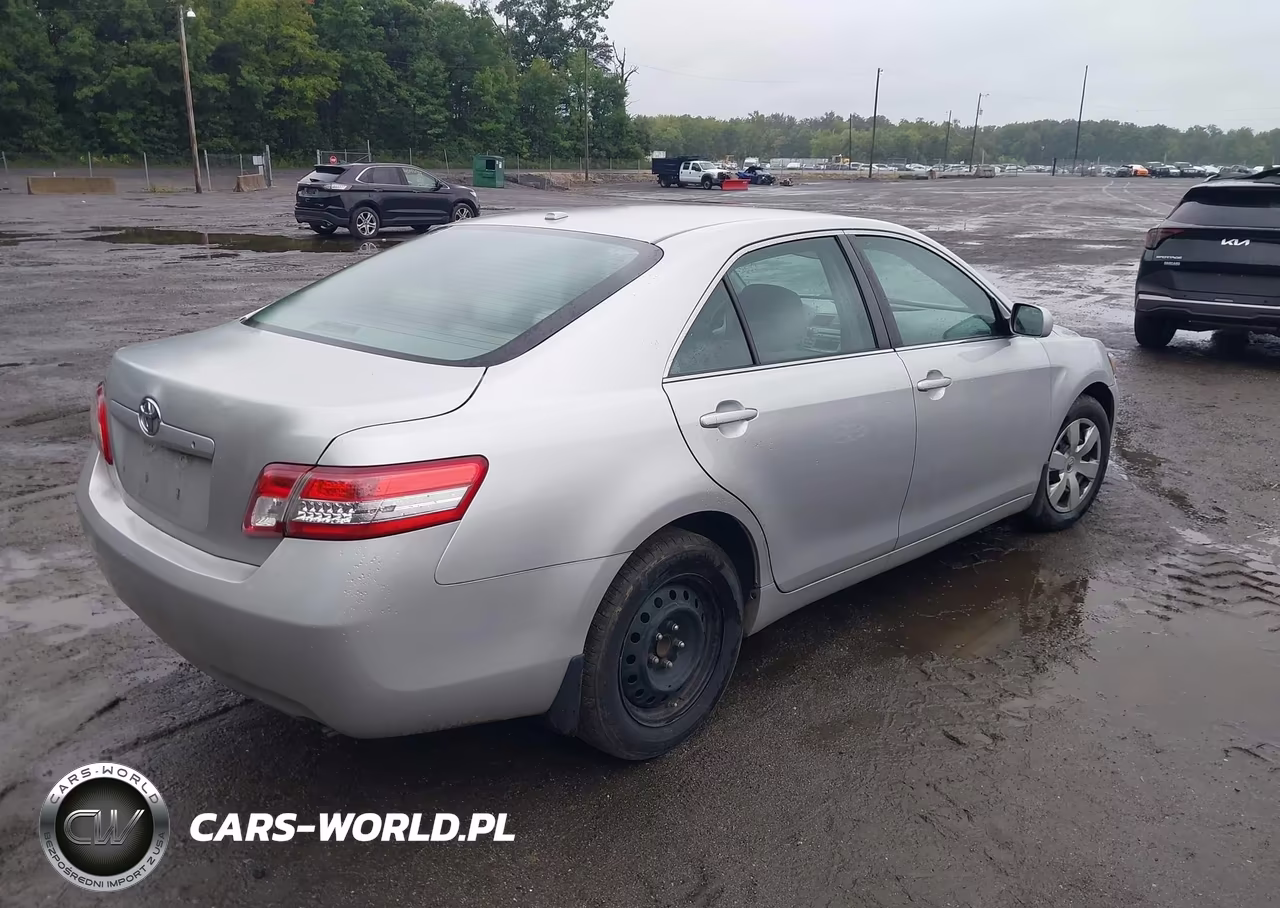 2010 Toyota Camry Le VIN:4T1BF3EK6AU013666 - 4