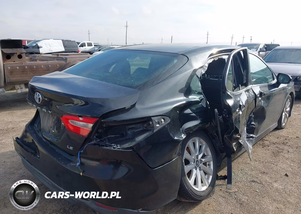 2018 Toyota Camry Le VIN:4T1B11HK9JU523363 - 19