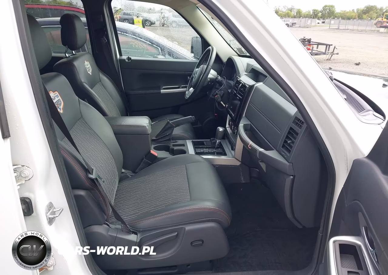2012 Jeep Liberty Sport VIN:1C4PJMAK8CW135702 - 5