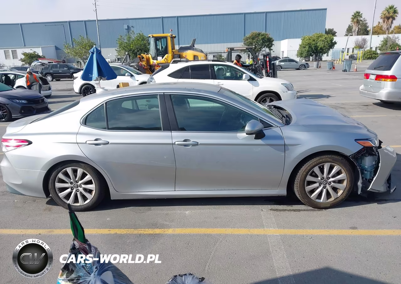 2019 Toyota Camry Le VIN:4T1B11HK0KU280687 - 14