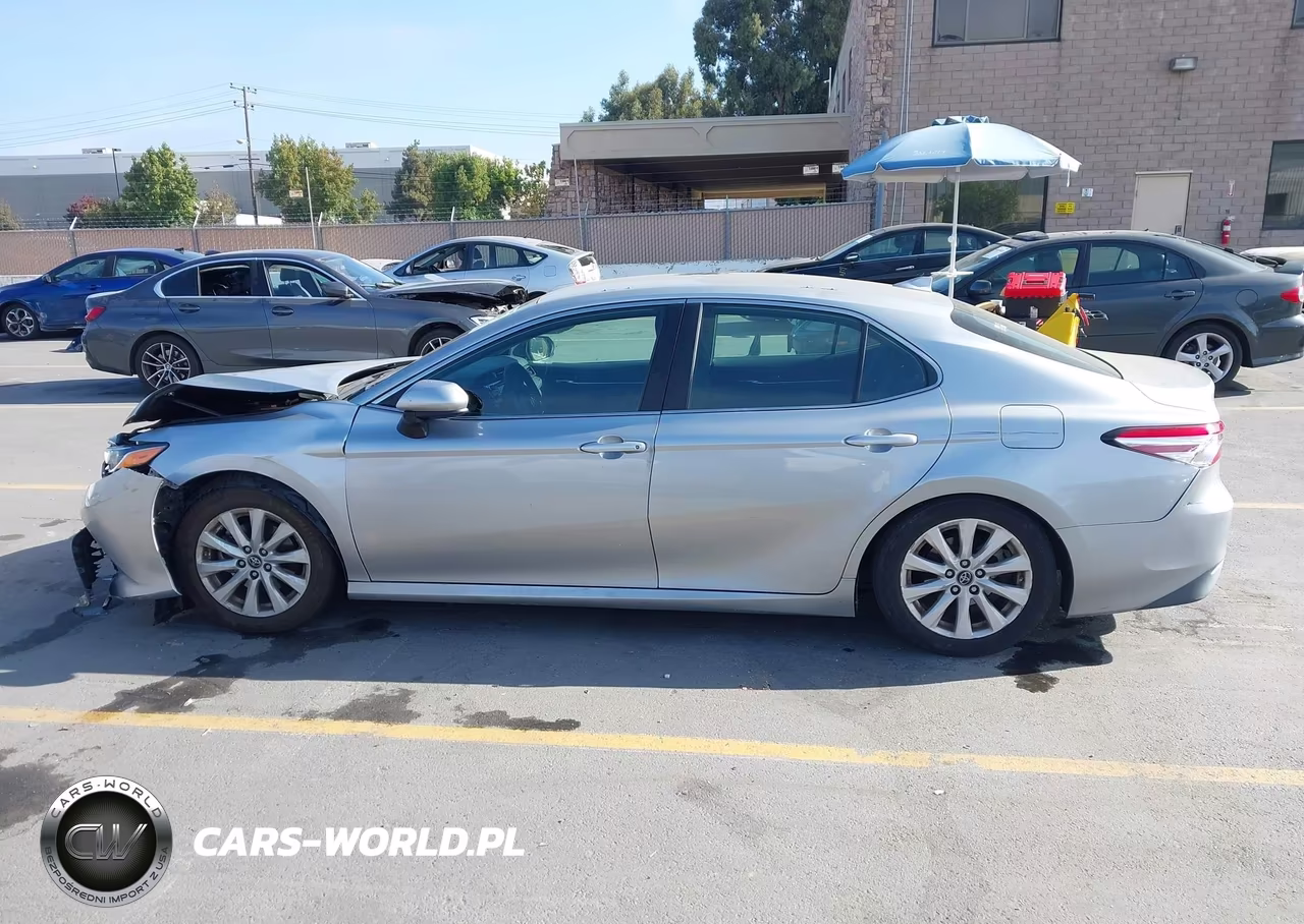 2019 Toyota Camry Le VIN:4T1B11HK0KU280687 - 15