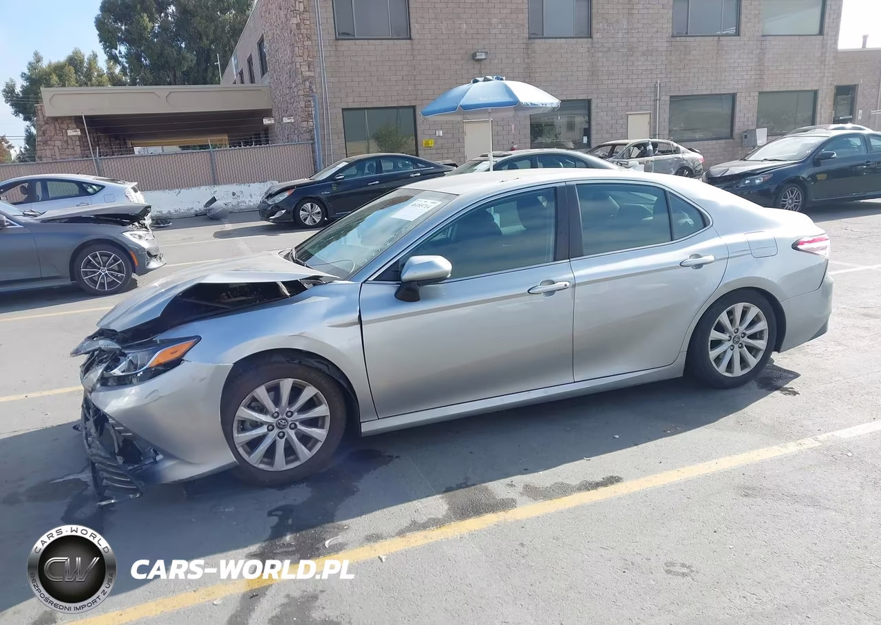 2019 Toyota Camry Le VIN:4T1B11HK0KU280687 - 2
