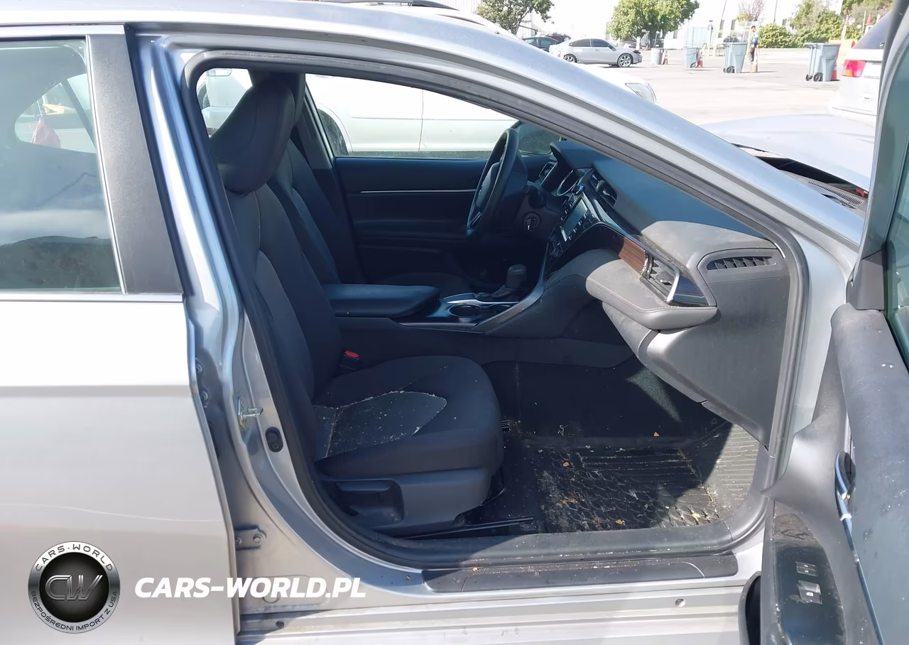2019 Toyota Camry Le VIN:4T1B11HK0KU280687 - 5
