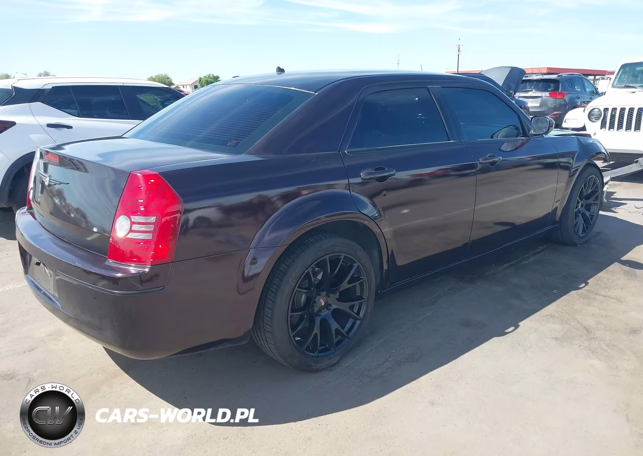 2008 Chrysler 300 Touring VIN:2C3KA53GX8H255777 - 4