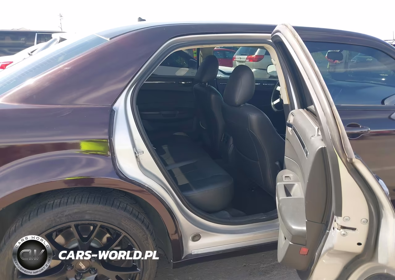 2008 Chrysler 300 Touring VIN:2C3KA53GX8H255777 - 8