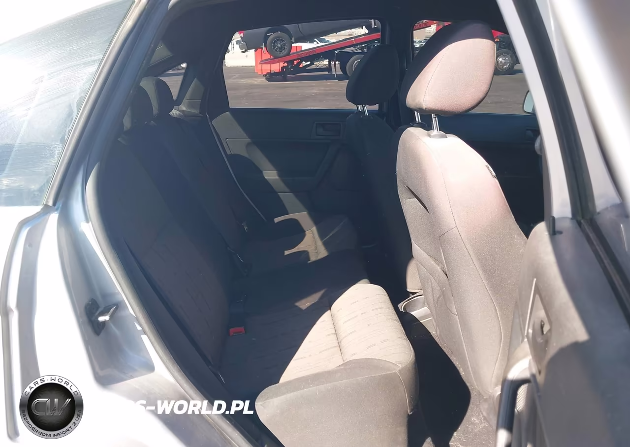 2010 Ford Focus Se VIN:1FAHP3FN7AW273329 - 8