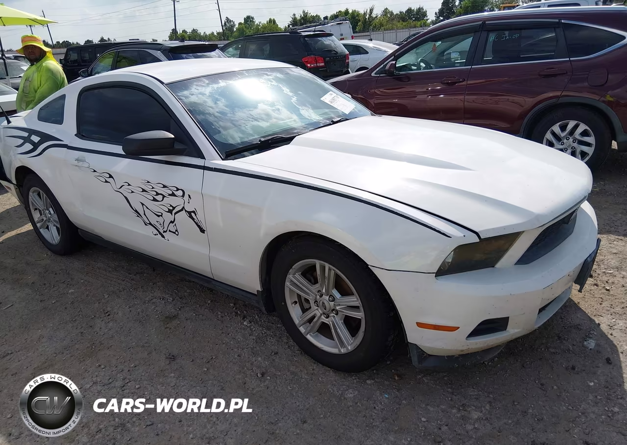 2011 Ford Mustang V6