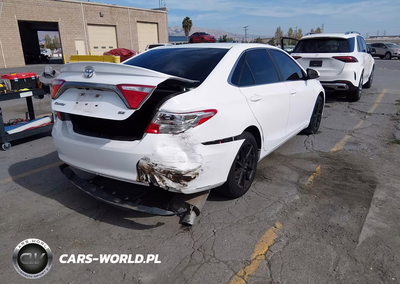 2017 Toyota Camry Se VIN:4T1BF1FK4HU435531 - 4