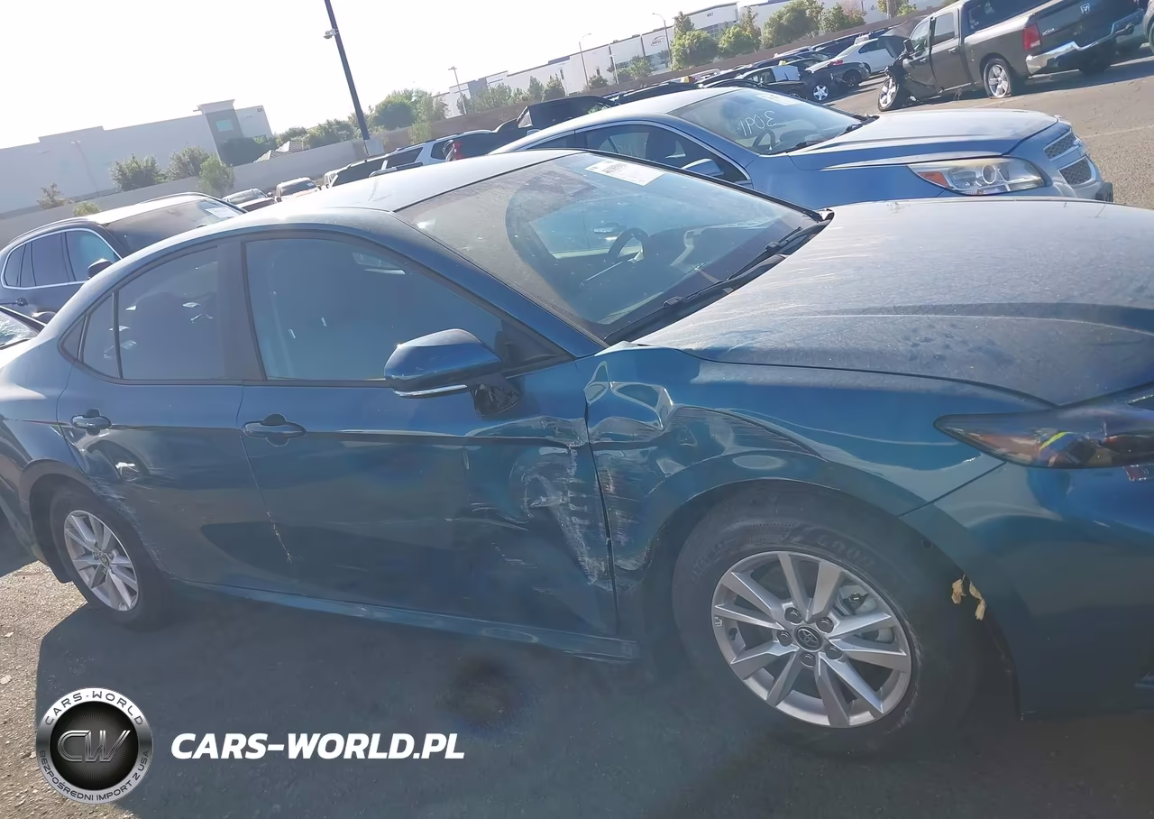 2025 Toyota Camry Le VIN:4T1DAACKXSU194075 - 13