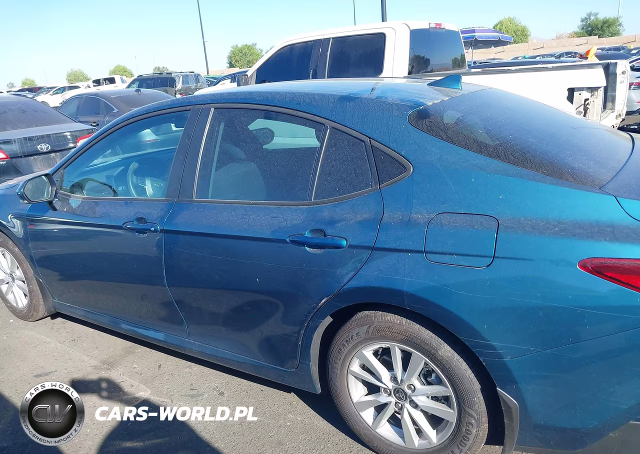 2025 Toyota Camry Le VIN:4T1DAACKXSU194075 - 14