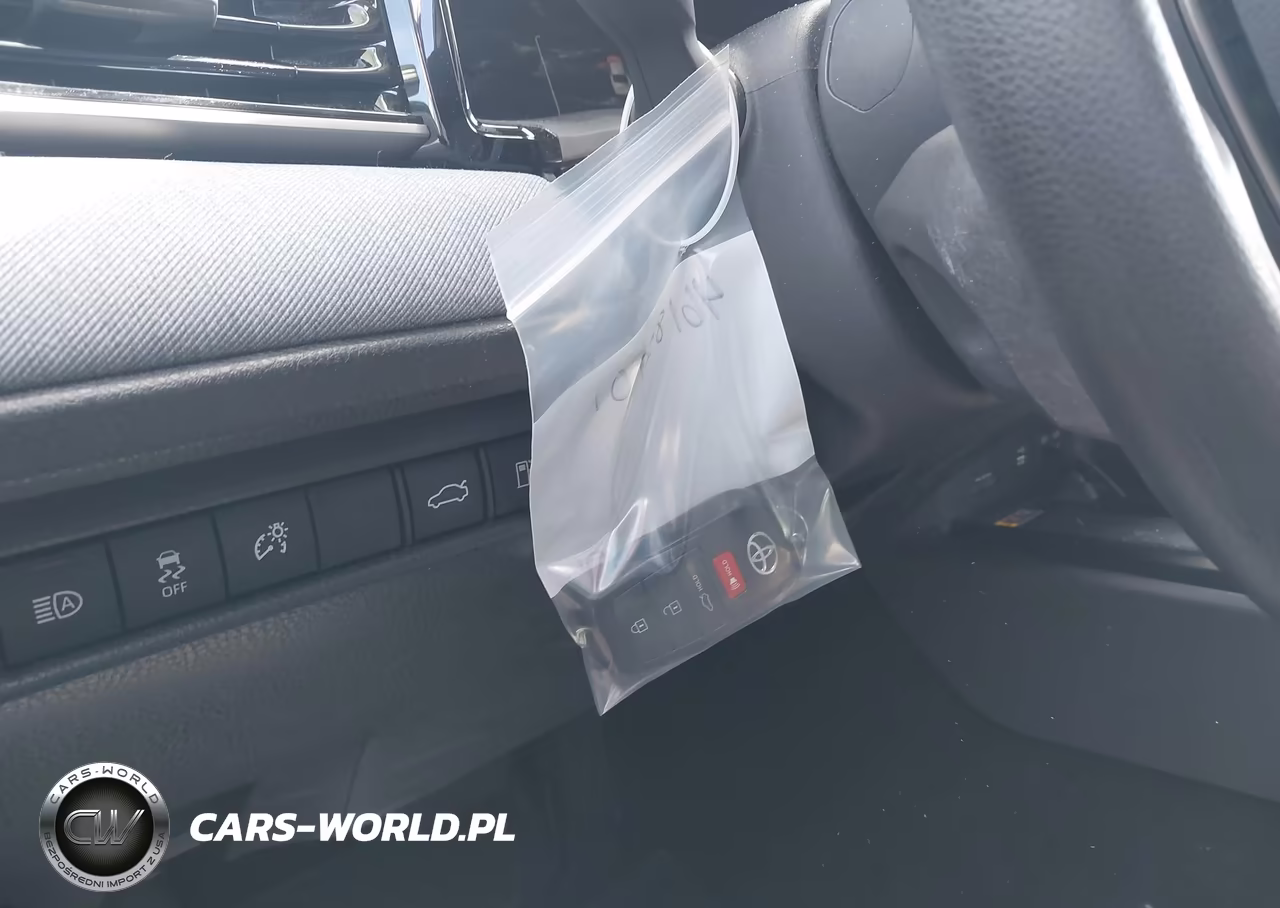 2025 Toyota Camry Le VIN:4T1DAACKXSU194075 - 18