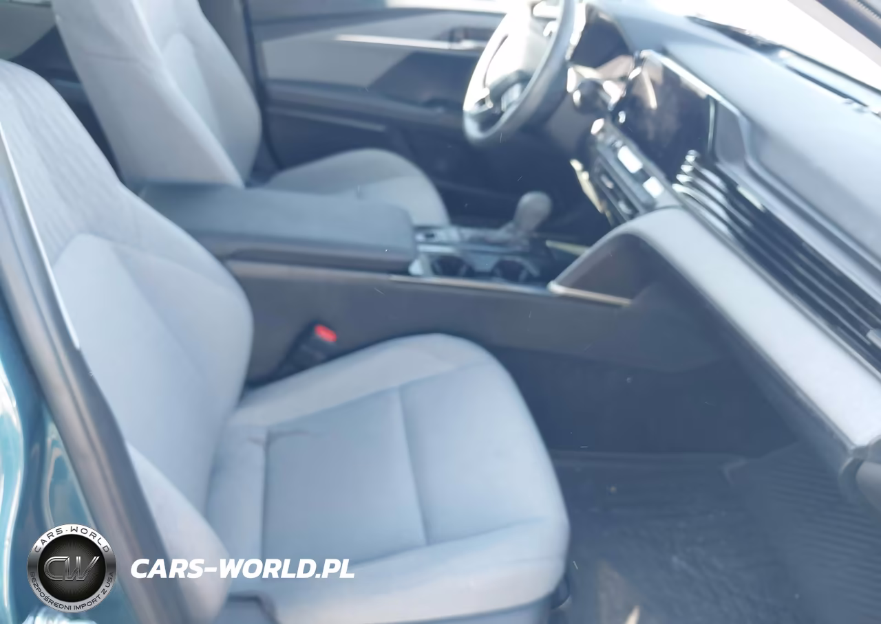 2025 Toyota Camry Le VIN:4T1DAACKXSU194075 - 5