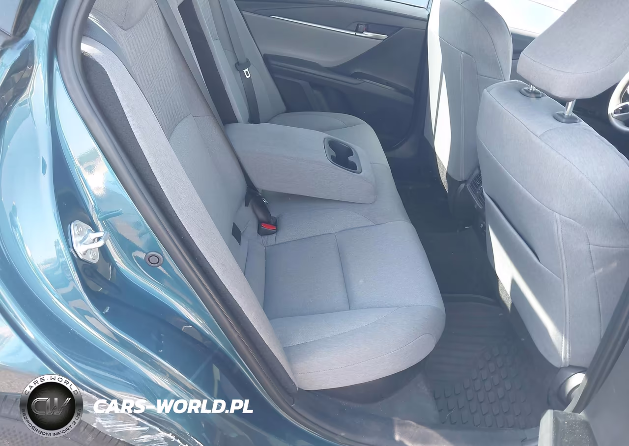 2025 Toyota Camry Le VIN:4T1DAACKXSU194075 - 8